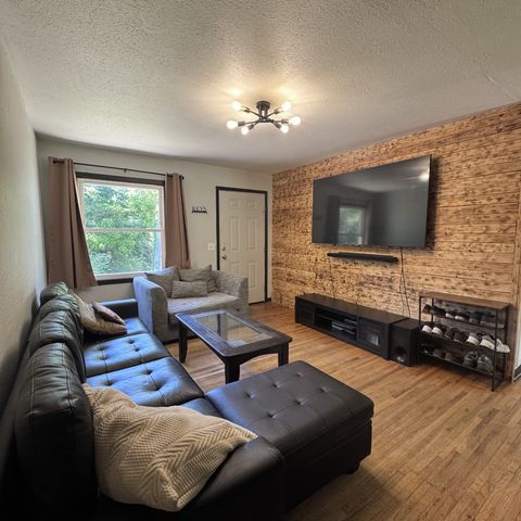 10135 W Oak Dr, Bon Aqua, TN 37025