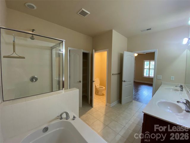 9916 Evergreen Terrace Drive, Charlotte, NC 28277