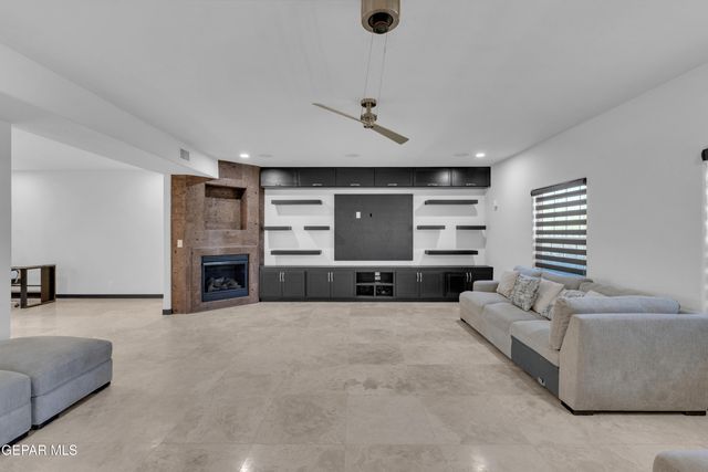 6253 COSECHA LUNA Circle, El Paso, TX 79932