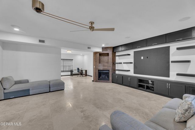 6253 COSECHA LUNA Circle, El Paso, TX 79932