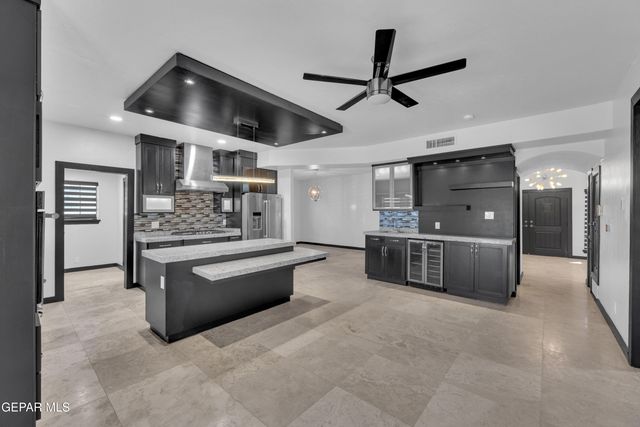 6253 COSECHA LUNA Circle, El Paso, TX 79932