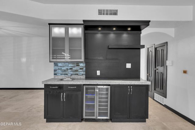 6253 COSECHA LUNA Circle, El Paso, TX 79932