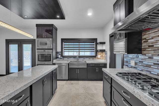 6253 COSECHA LUNA Circle, El Paso, TX 79932