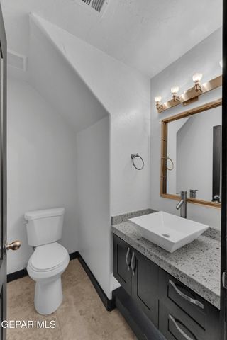 6253 COSECHA LUNA Circle, El Paso, TX 79932