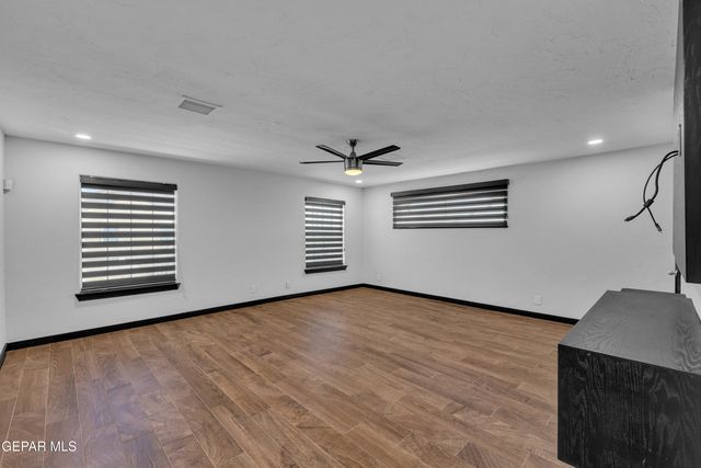 6253 COSECHA LUNA Circle, El Paso, TX 79932