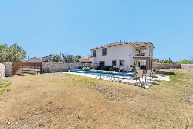 6253 COSECHA LUNA Circle, El Paso, TX 79932