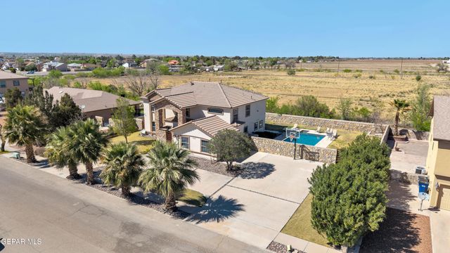6253 COSECHA LUNA Circle, El Paso, TX 79932