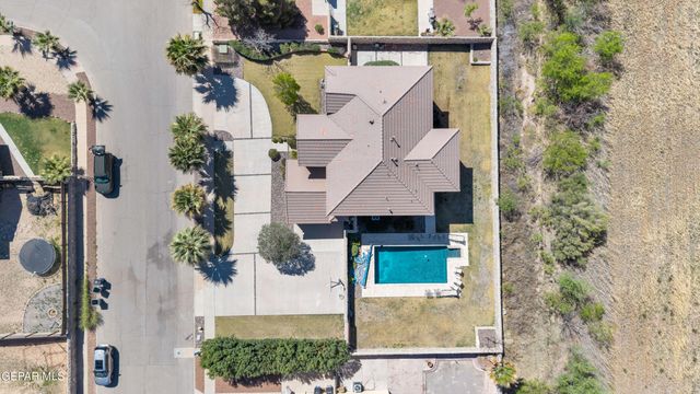 6253 COSECHA LUNA Circle, El Paso, TX 79932