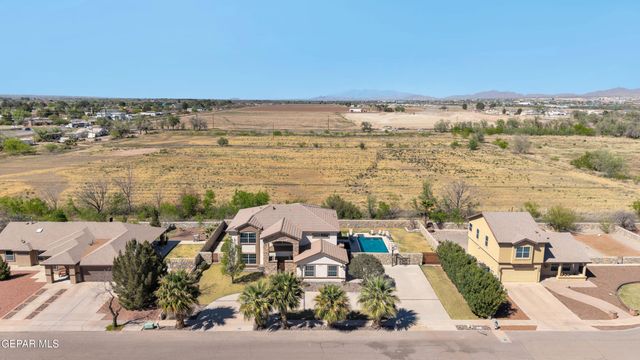 6253 COSECHA LUNA Circle, El Paso, TX 79932