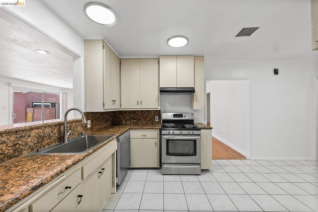 15138 Hiawatha ST, Mission Hills (los Angeles), CA 91345