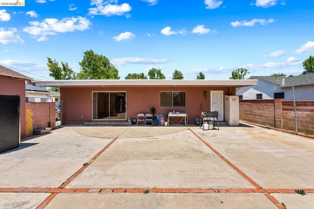 15138 Hiawatha ST, Mission Hills (los Angeles), CA 91345