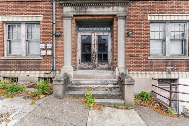 400 5th St, Charleroi Boro, PA 15022