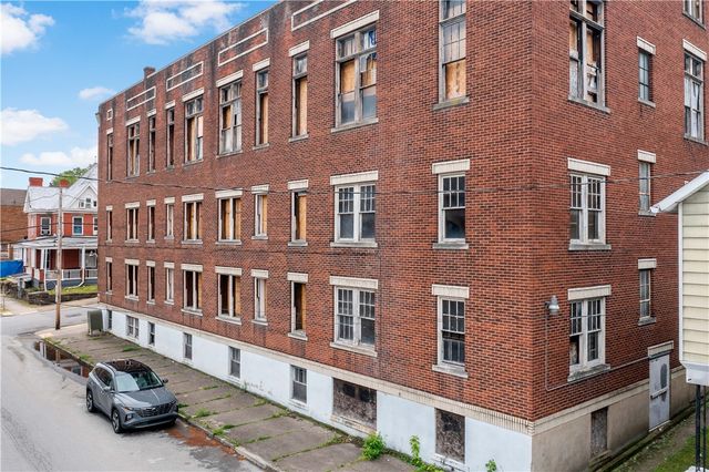 400 5th St, Charleroi Boro, PA 15022