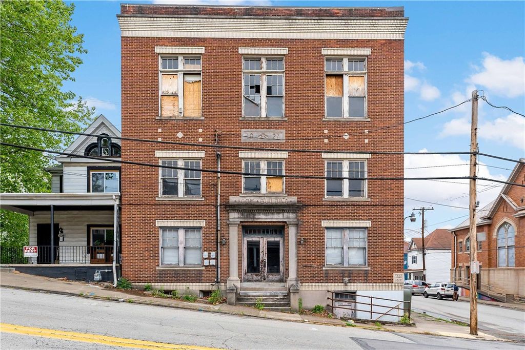 400 5th St, Charleroi Boro, PA 15022