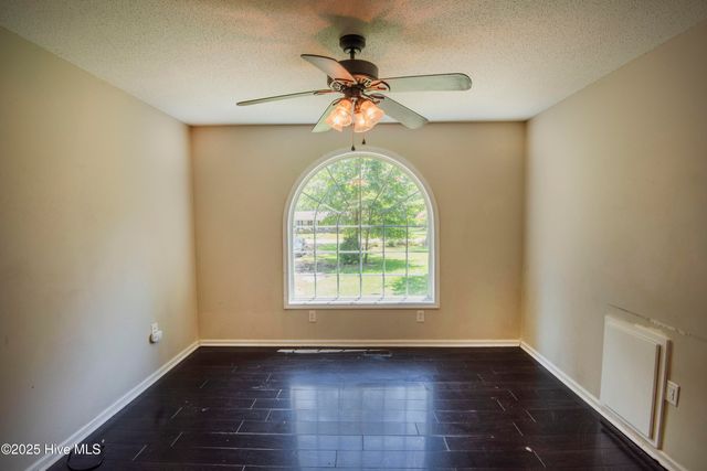 1548 Cambridge, Greenville, NC 27834