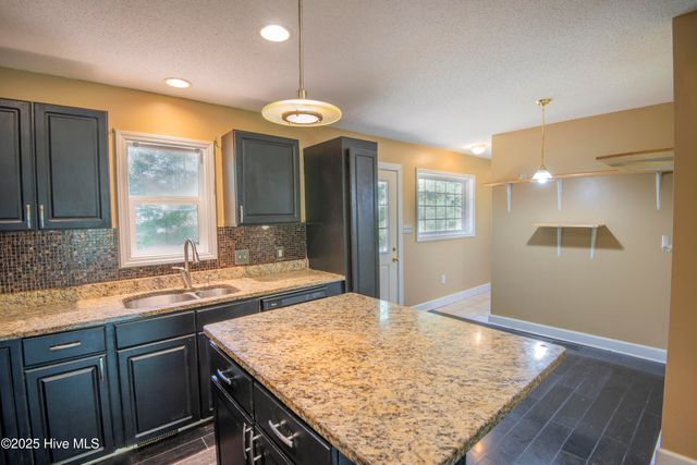 1548 Cambridge, Greenville, NC 27834