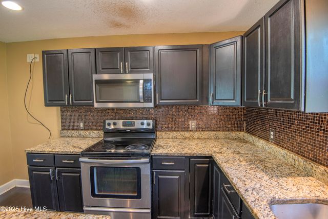 1548 Cambridge, Greenville, NC 27834
