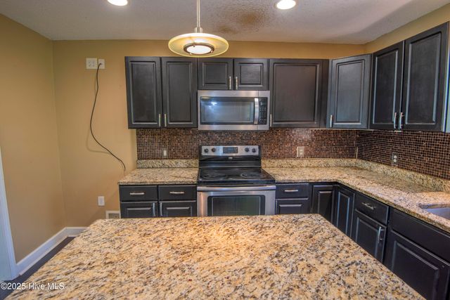 1548 Cambridge, Greenville, NC 27834