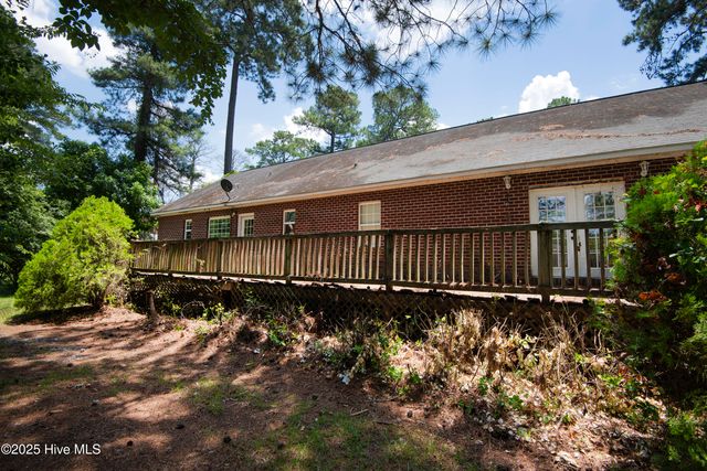 1548 Cambridge, Greenville, NC 27834