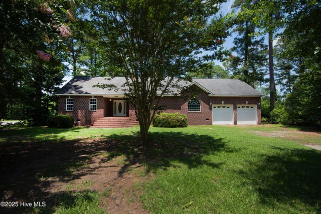 1548 Cambridge, Greenville, NC 27834