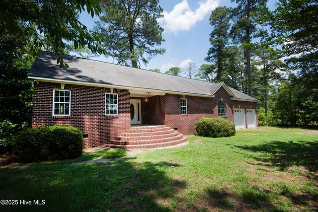 1548 Cambridge, Greenville, NC 27834