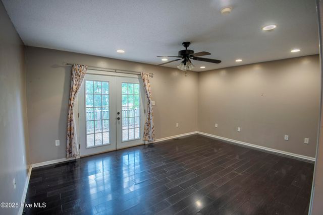 1548 Cambridge, Greenville, NC 27834
