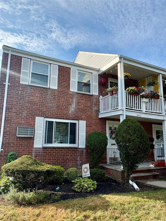 260-08 74th Avenue 2nd Floor, Glen Oaks, NY 11004