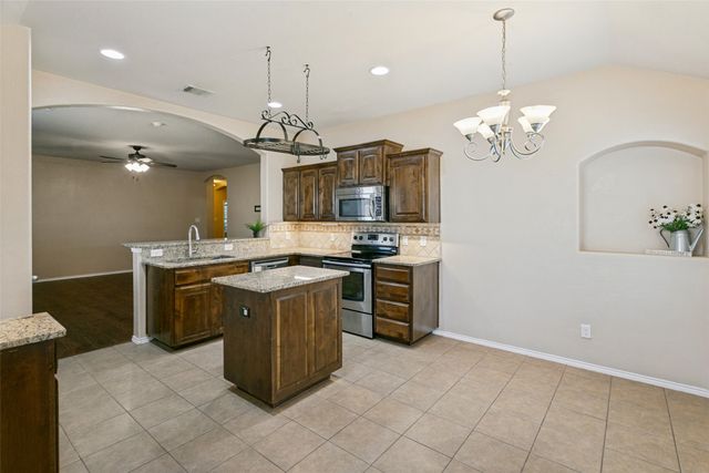 11204 Beechgrove Court, Fort Worth, TX 76140