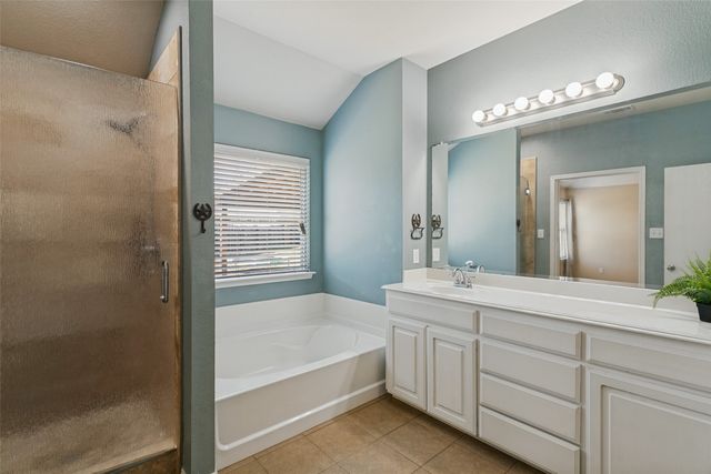 11204 Beechgrove Court, Fort Worth, TX 76140