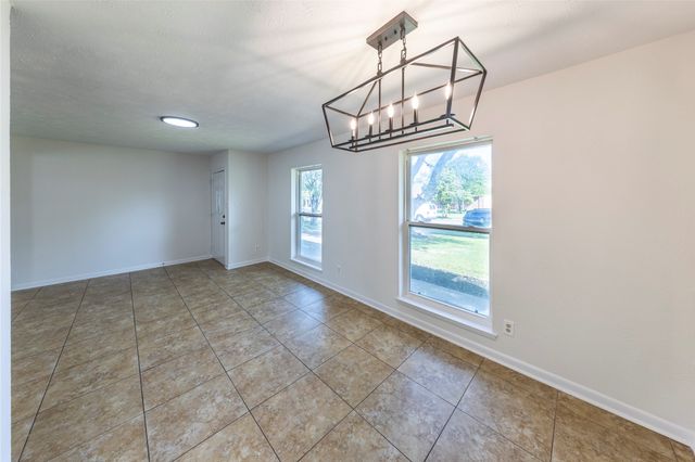 911 PRESTWICK Lane, Richardson, TX 75080