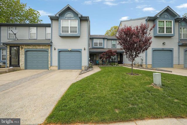 140 KETTLEBROOK DR, Mount Laurel, NJ 08054