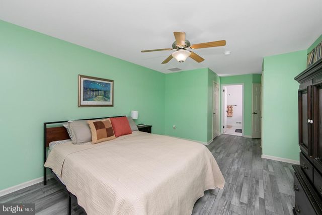 140 KETTLEBROOK DR, Mount Laurel, NJ 08054