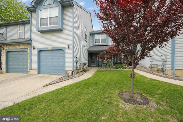 140 KETTLEBROOK DR, Mount Laurel, NJ 08054
