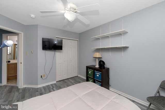 140 KETTLEBROOK DR, Mount Laurel, NJ 08054