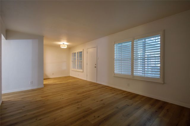 4206 Newton Avenue 112, Dallas, TX 75219