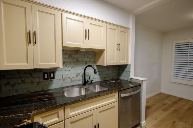 4206 Newton Avenue 112, Dallas, TX 75219