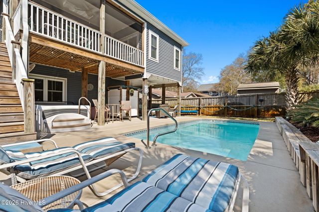314 NE 61st Street, Oak Island, NC 28465