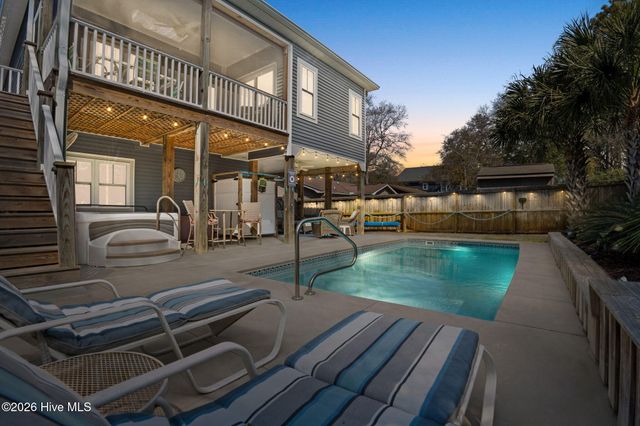 314 NE 61st Street, Oak Island, NC 28465