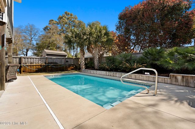 314 NE 61st Street, Oak Island, NC 28465