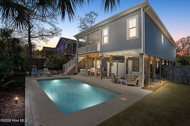 314 NE 61st Street, Oak Island, NC 28465