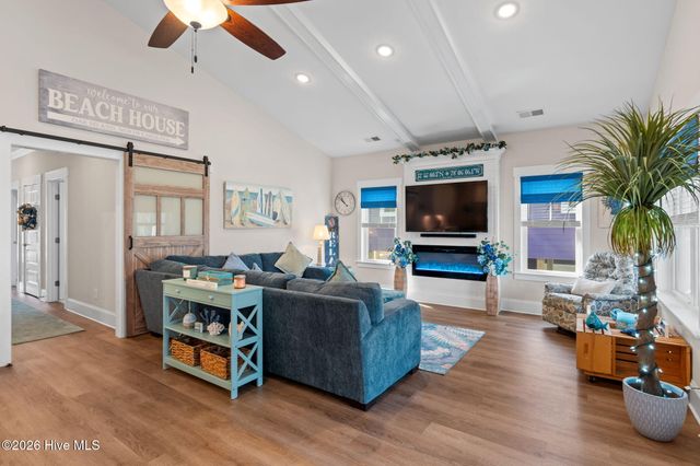 314 NE 61st Street, Oak Island, NC 28465