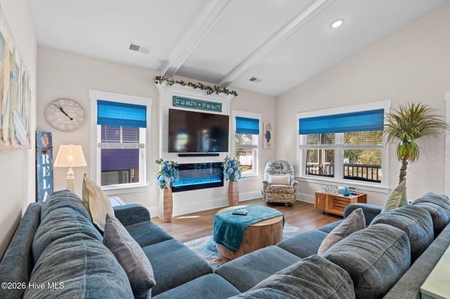 314 NE 61st Street, Oak Island, NC 28465