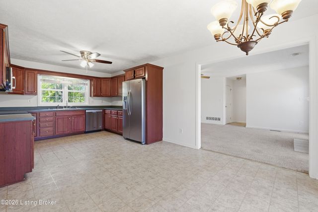 359 S Peak Ave, Shepherdsville, KY 40165