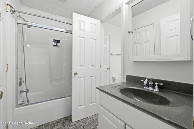 359 S Peak Ave, Shepherdsville, KY 40165