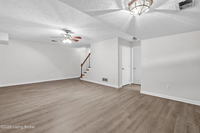 359 S Peak Ave, Shepherdsville, KY 40165