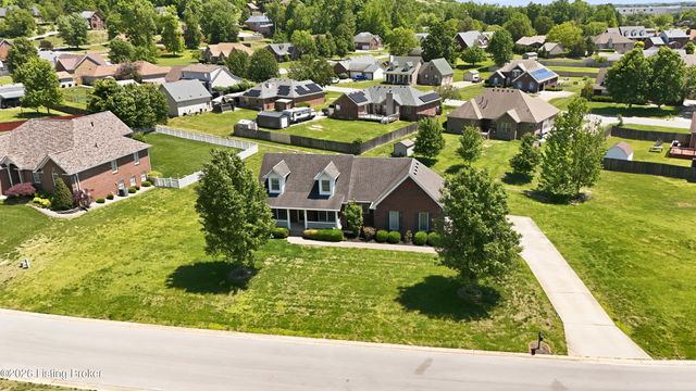 359 S Peak Ave, Shepherdsville, KY 40165