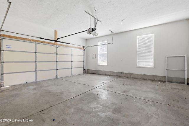 359 S Peak Ave, Shepherdsville, KY 40165