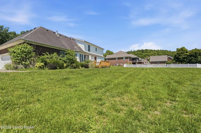 359 S Peak Ave, Shepherdsville, KY 40165