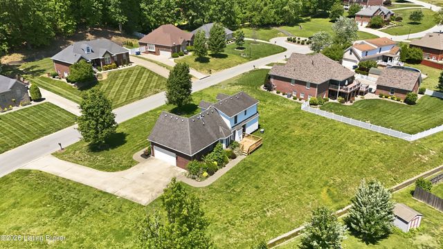 359 S Peak Ave, Shepherdsville, KY 40165