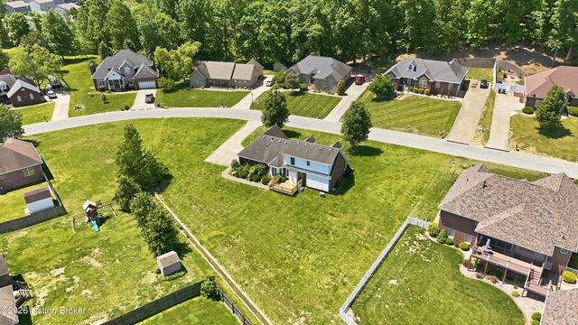 359 S Peak Ave, Shepherdsville, KY 40165